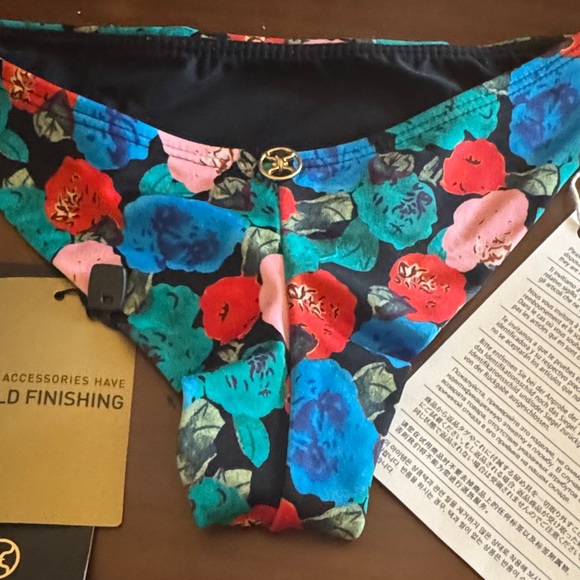 PBella basic cheeky - Picture 2 of 3